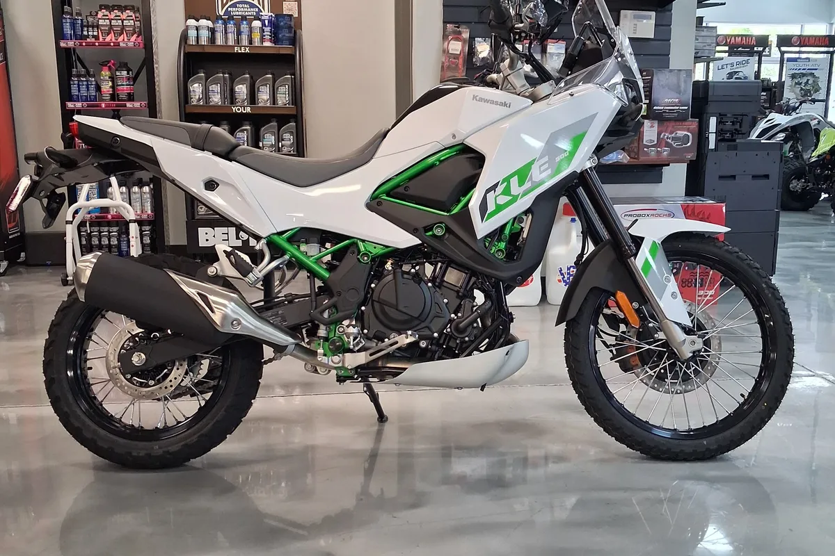 2026 Kawasaki KLE®500 SE ABS at Power Lodge Florida in Bonita Springs