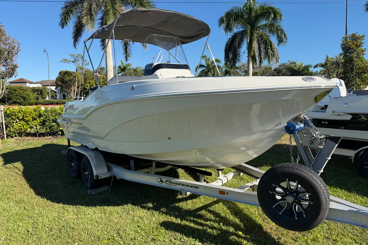 2024 Crownline 200 FS at Power Lodge Florida in Bonita Springs