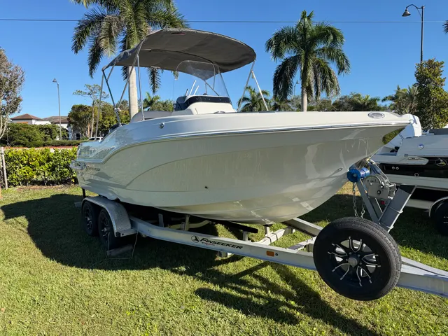 2024 Crownline 200 FS